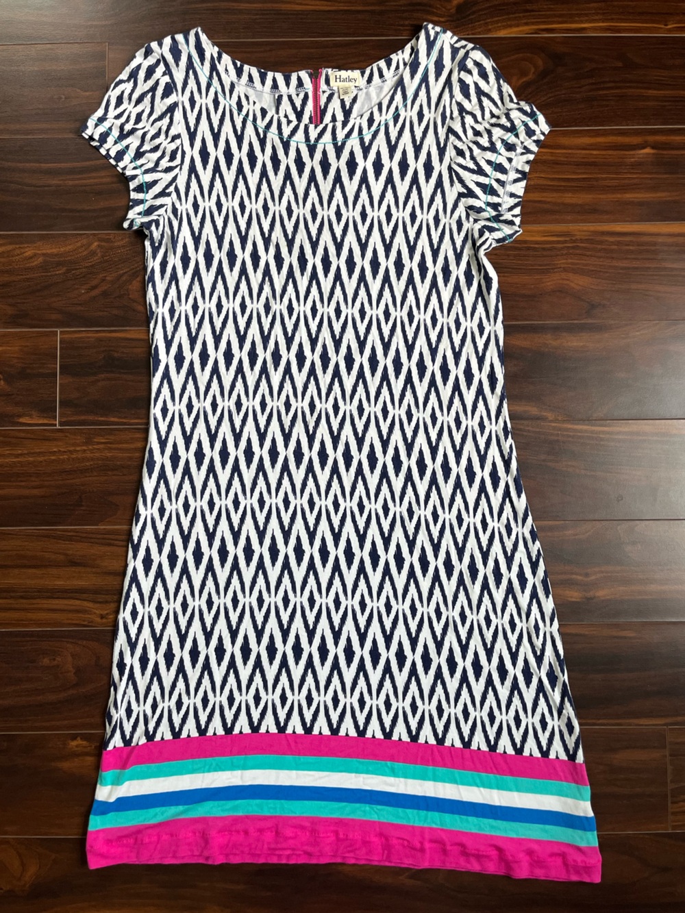 Hatley Zip-Back Tee Dress in Navy & White Geometric Pattern, M
